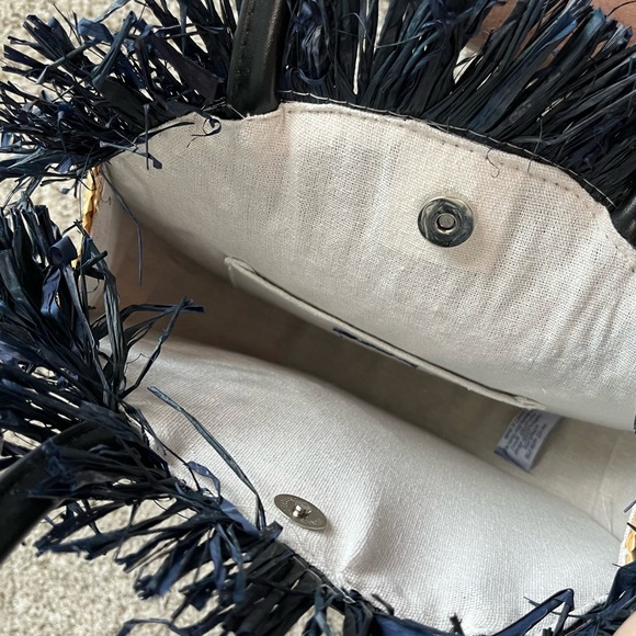 Buji Baja Round Navy Straw bag - Picture 4 of 5